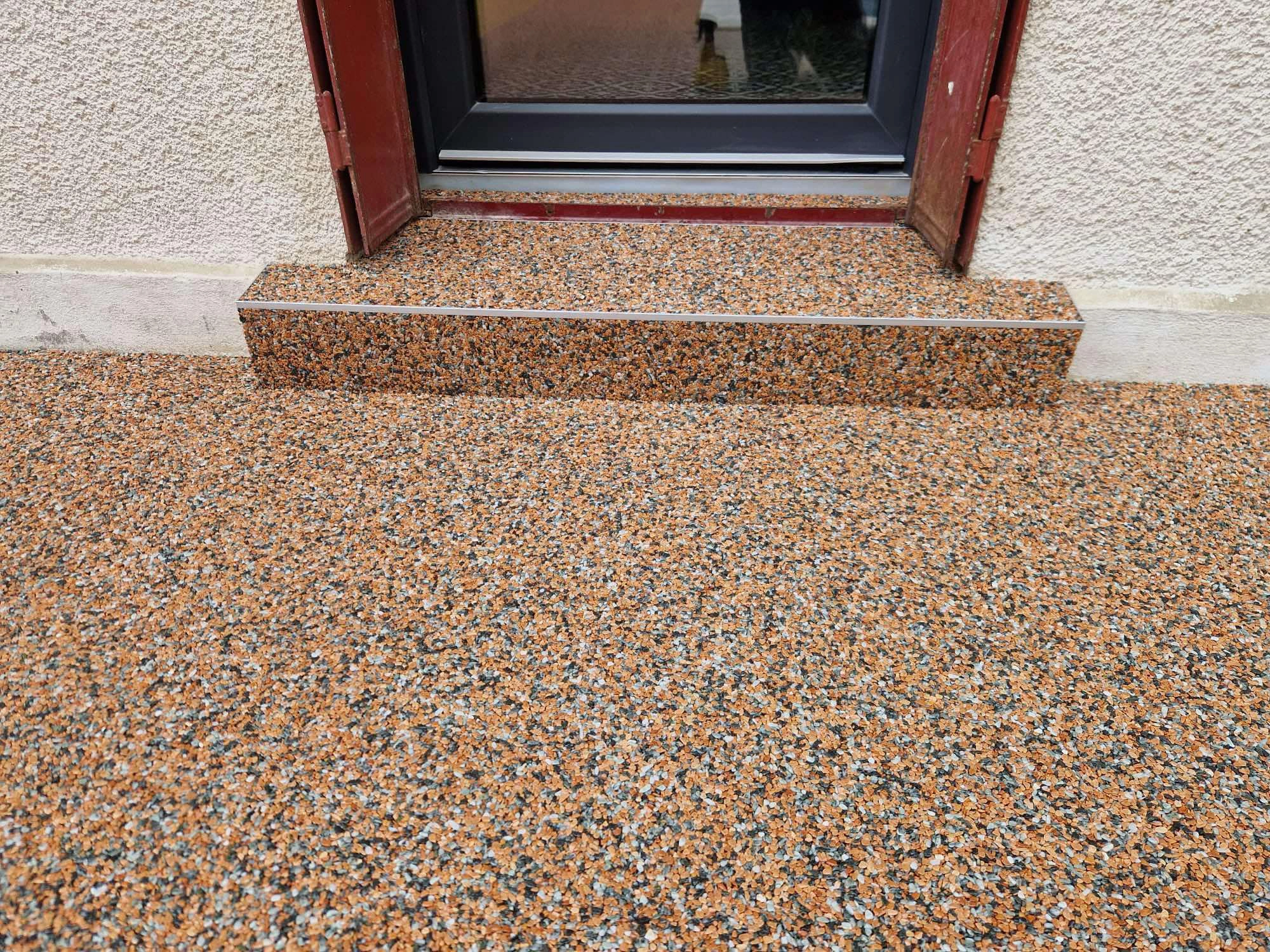 entrée moquette de pierre